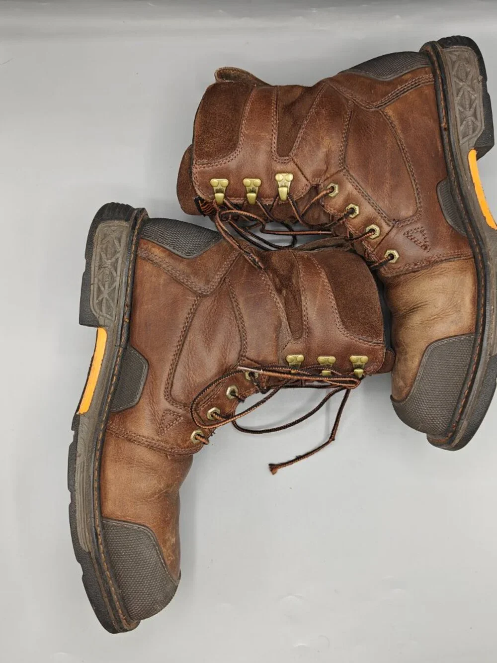 Ariat 8